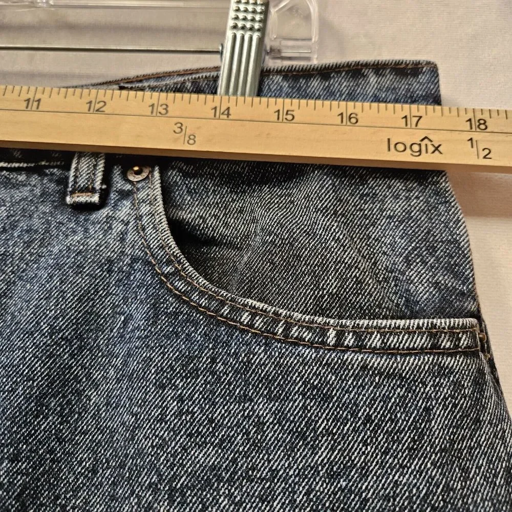 Levis size tag